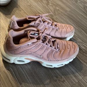 Nike pink sneaker Tn AIR